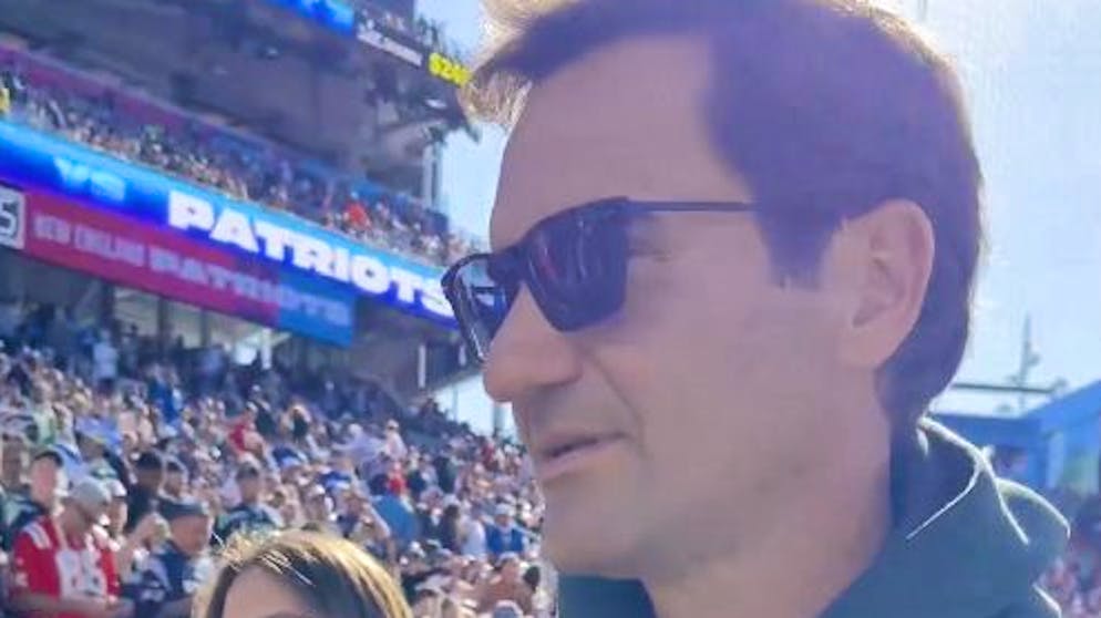Besuch im WM-Stadion der Schweizer Nati. Roger Federer schaut Super Bowl in San Francisco