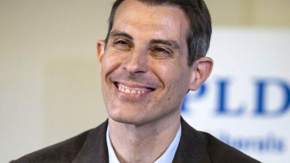 She is 20 years younger. FDP member of the Council of States Thierry Burkart loves ex-footballer