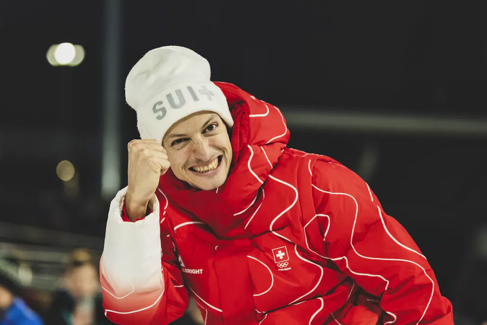 Olimpiadi 2026. Il lucernese Gregor Deschwanden, un poco a sorpresa vince il bronzo nel salto dal trampolino corto.