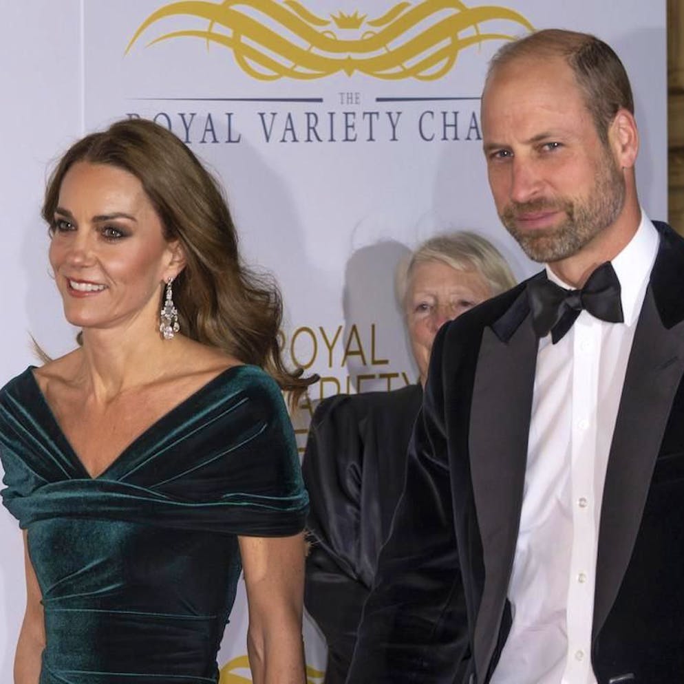Pensiero alle vittime. William e Kate rompono il silenzio sul caso Epstein, ma non citano mai lo zio, l'ormai ex principe Andrea