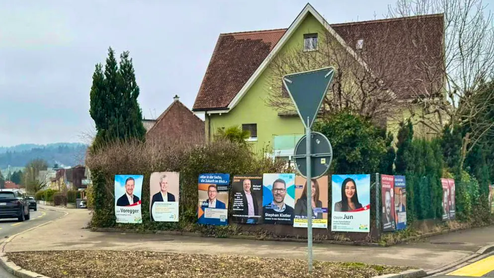 10 election posters in Urdorf are causing resentment among the population.