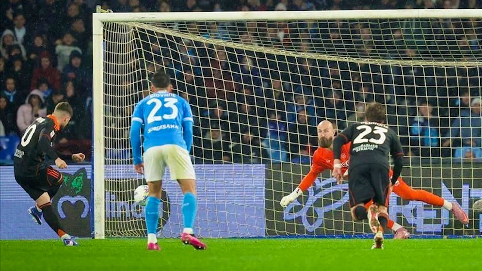 Calcio. Il Como batte il Napoli e accede alla semifinale di Coppa Italia