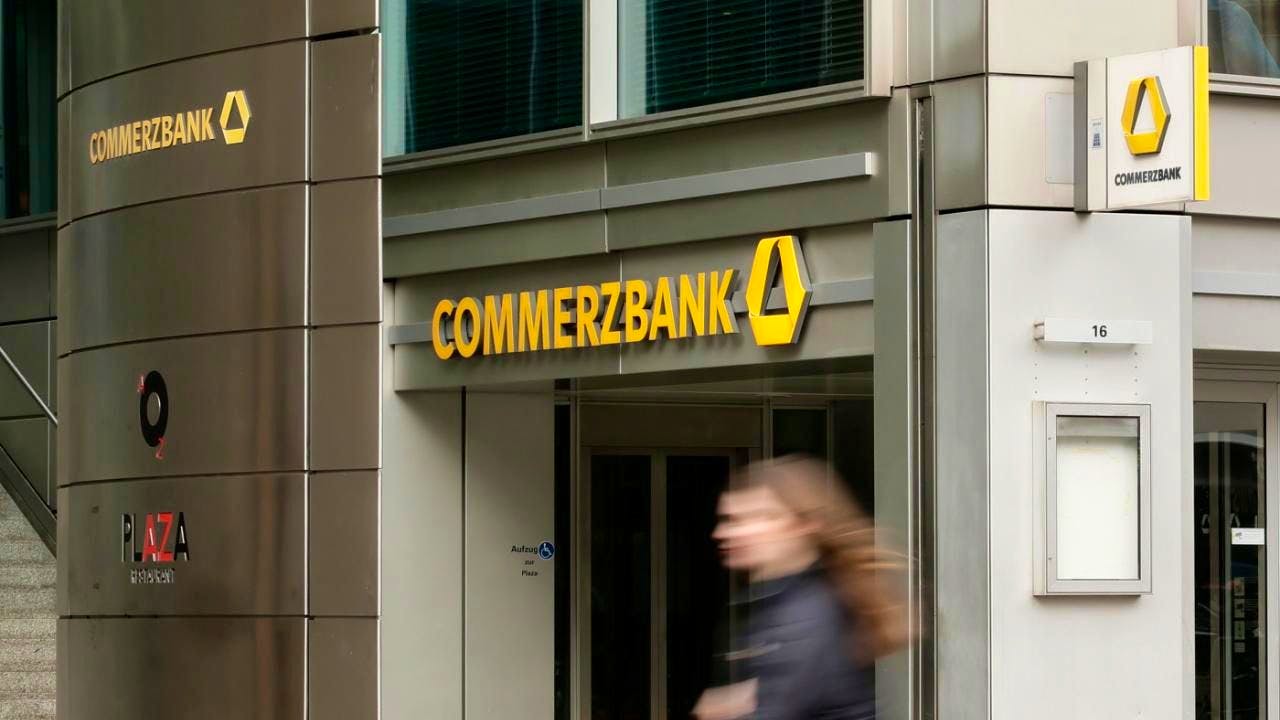 Banks. Commerzbank earns more than expected - higher dividend