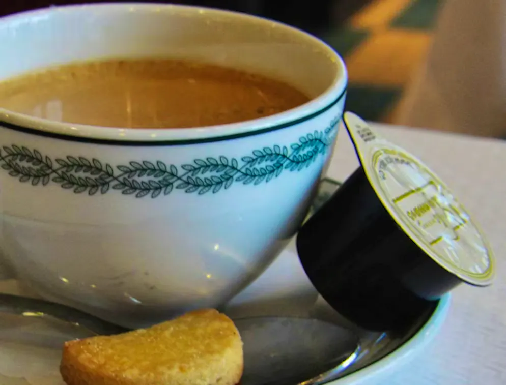 Pour Daniel Wiesner,  interdire également les dosettes de crème et les sachets de sucre paraît excessif. (Image d'illustration)