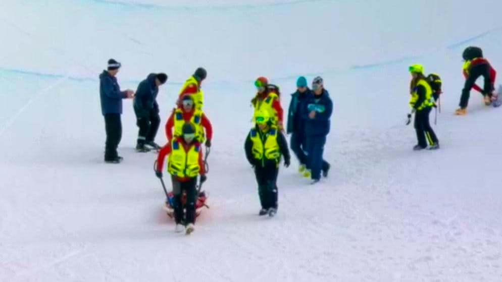 Ticker Olimpiadi 2026. Paura nell'halfpipe: atleta cade sulla testa e resta immobile