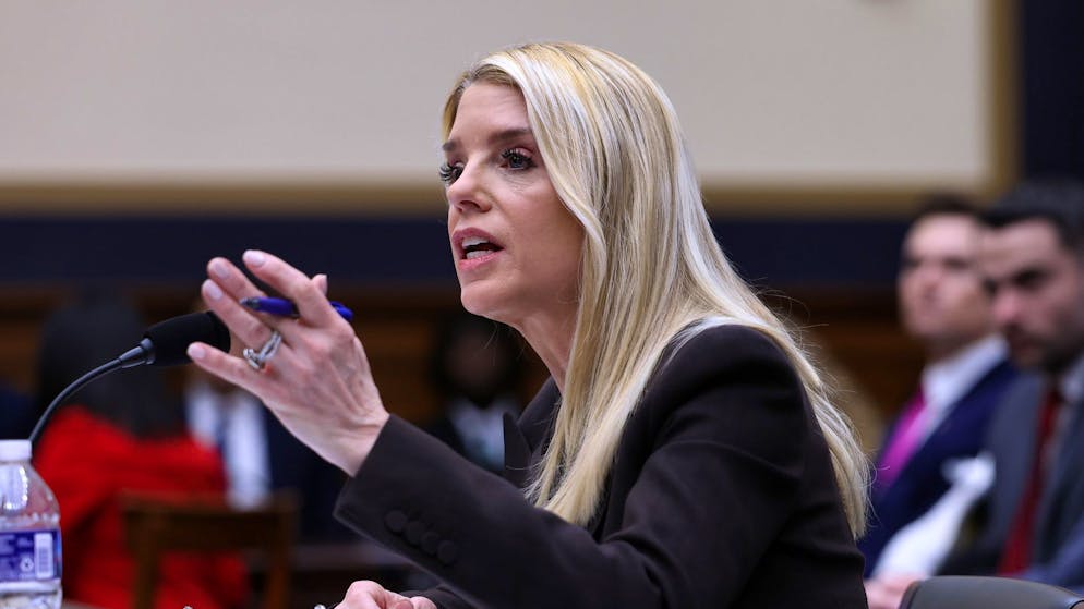 USA. Spunta un ex premier britannico nel caso Epstein, Pam Bondi sotto torchio al Congresso