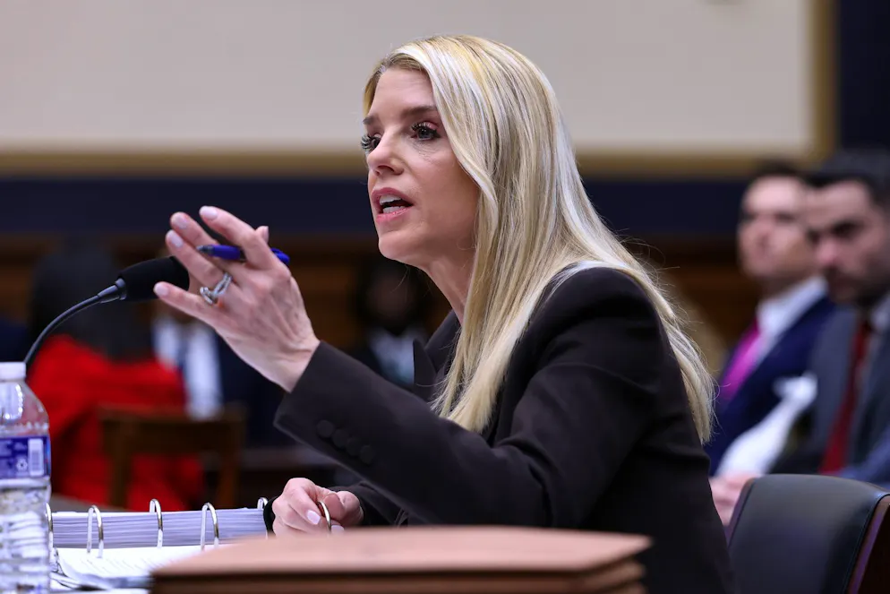 La procuratrice generale Pam Bondi.