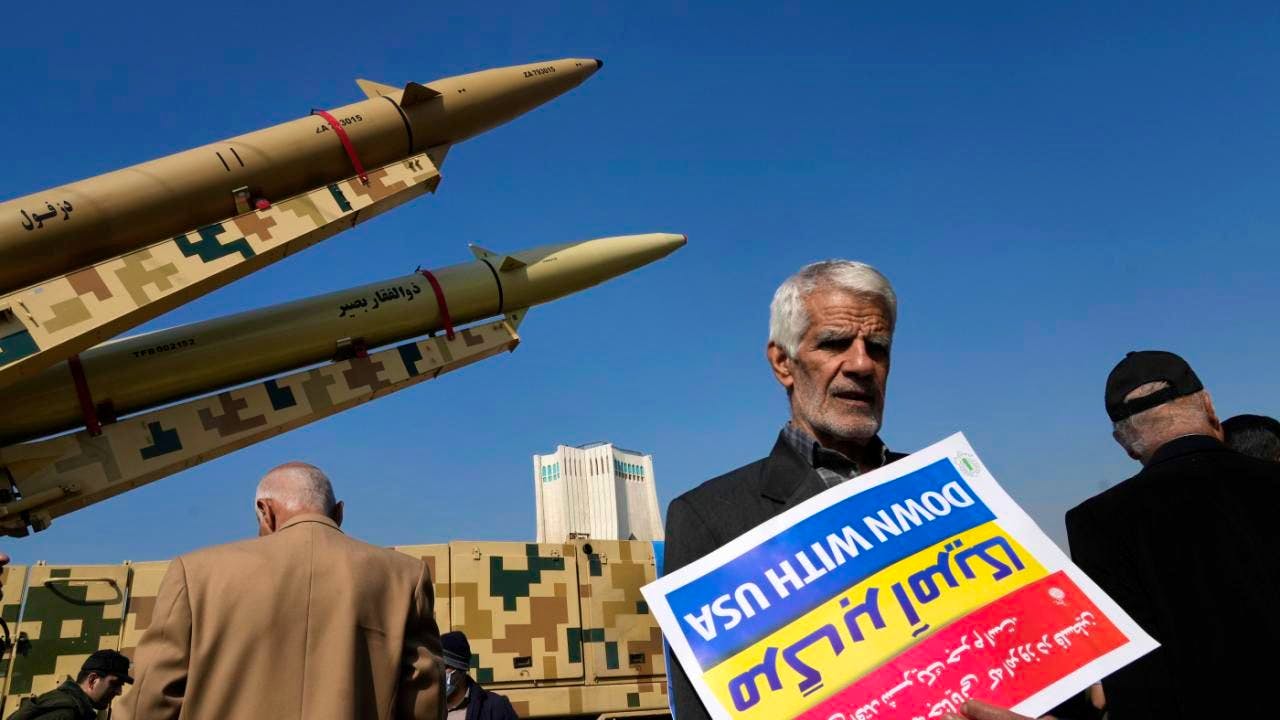 Politik. Iran mobilisiert Anhänger am Jahrestag der Revolution