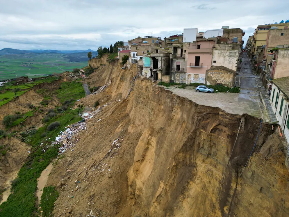 La frana a Niscemi. Questa immagine mostra bene la situazione a Niscemi.
