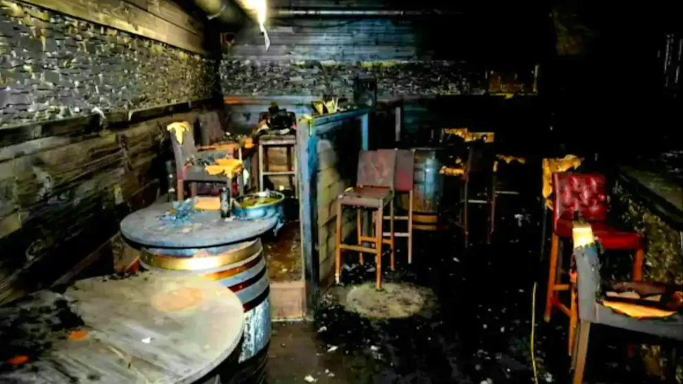 Tragedia di Crans-Montana: le foto dopo l'incendio. Foto scattata dalla cabina DJ nel seminterrato il 2 gennaio 2026