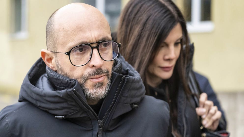 Tragödie in Crans-Montana VS. Lieferant erhebt schwere Vorwürfe − Morettis wollten keine feuerfesten Möbel