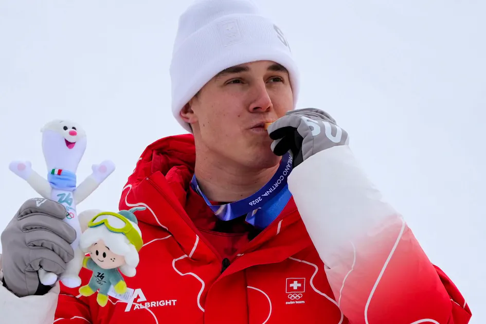 Von Allmen achieves gold hat trick – bronze for Odermatt