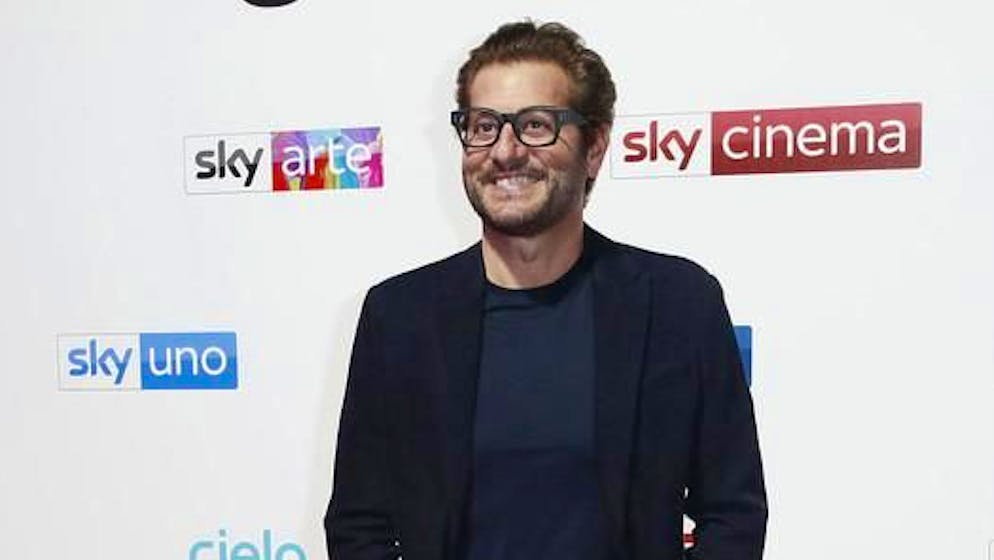 Il dietro le quinte. Enrico Papi senza peli sulla lingua: «In televisione l'amicizia non esiste»