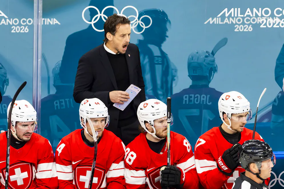 Patrick Fischer feiert den ersten Sieg bei seinen letzten Olympischen Spielen.