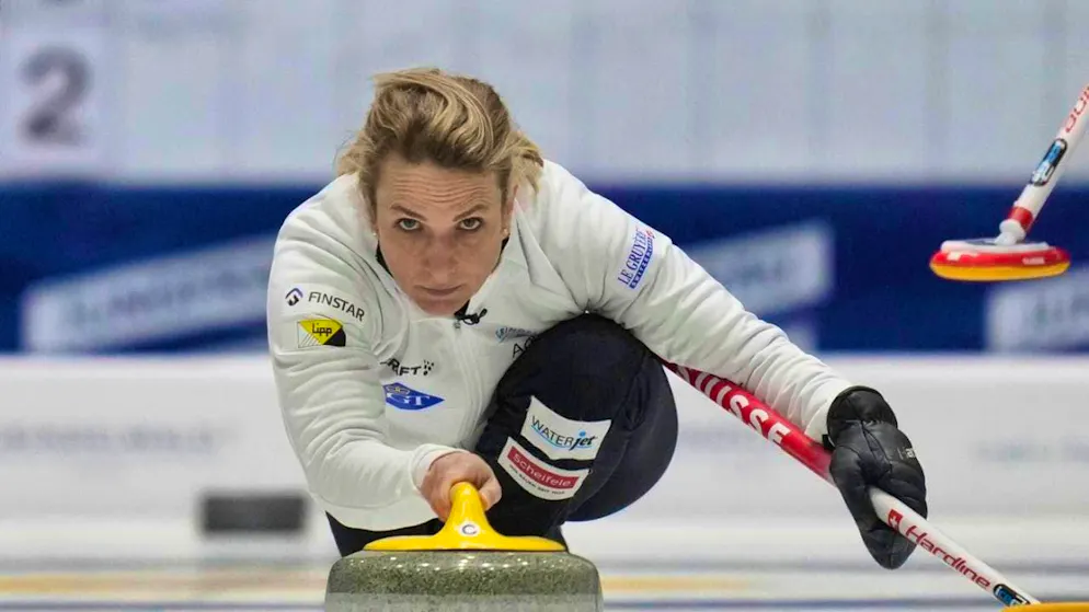 Silvana Tirinzoni and her team start the Olympic tournament with a 7:4 win over Italy