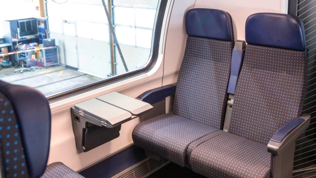 Bahnverkehr. SBB sparen und entfernen Abfallkübel bei den Sitzplätzen