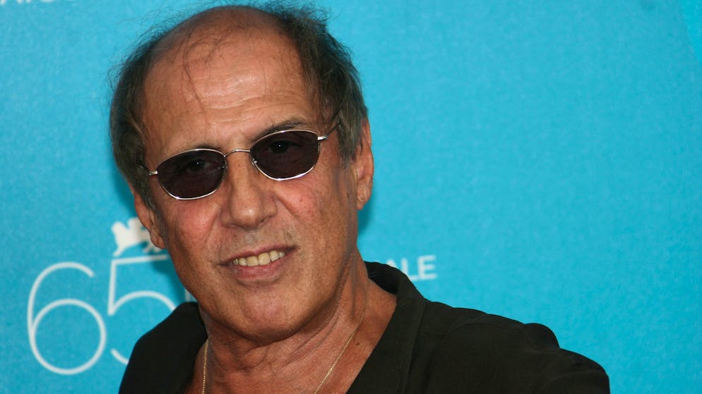 A sorpresa. Adriano Celentano torna a farsi sentire con un video e con una frase enigmatica