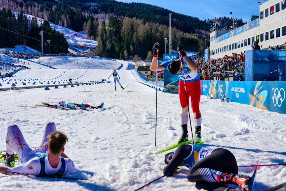The best pictures of the 2026 Olympic Games in Milano Cortina. Completely exhausted: The cross-country stars after the 10 km race. Only Mateo Lorenzo Sauma from Argentina stays on his feet.
