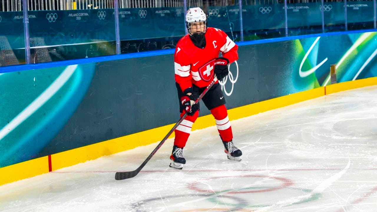 Eishockey. Lara Stalder nach Kopftreffer zurück im Training