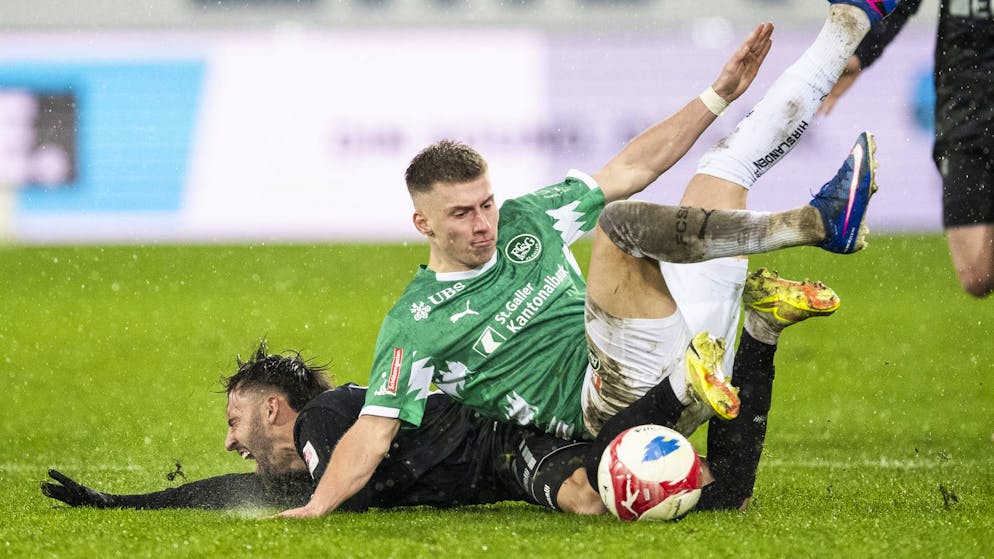 Keine Tore im Kybunpark. GC erarbeitet sich im St.Galler Schneeregen einen hart umkämpften Punkt