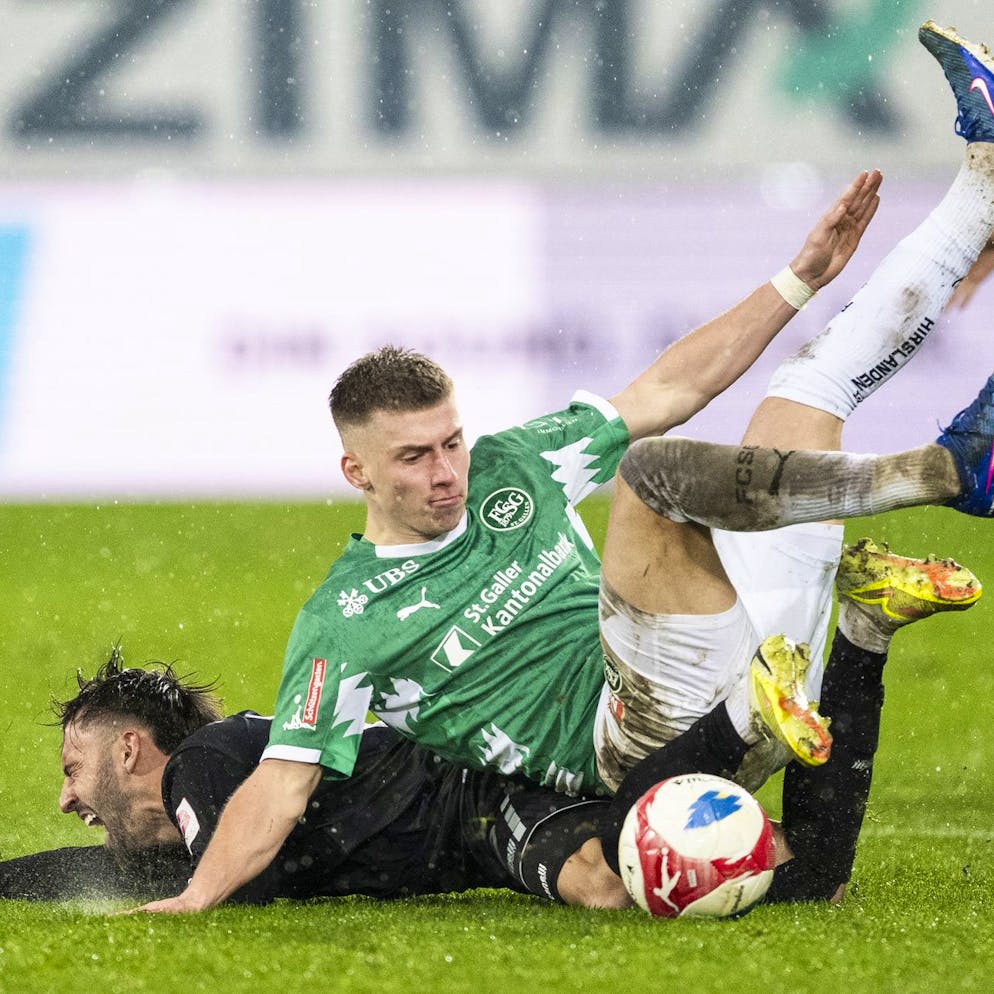 Keine Tore im Kybunpark. GC erarbeitet sich im St.Galler Schneeregen einen hart umkämpften Punkt