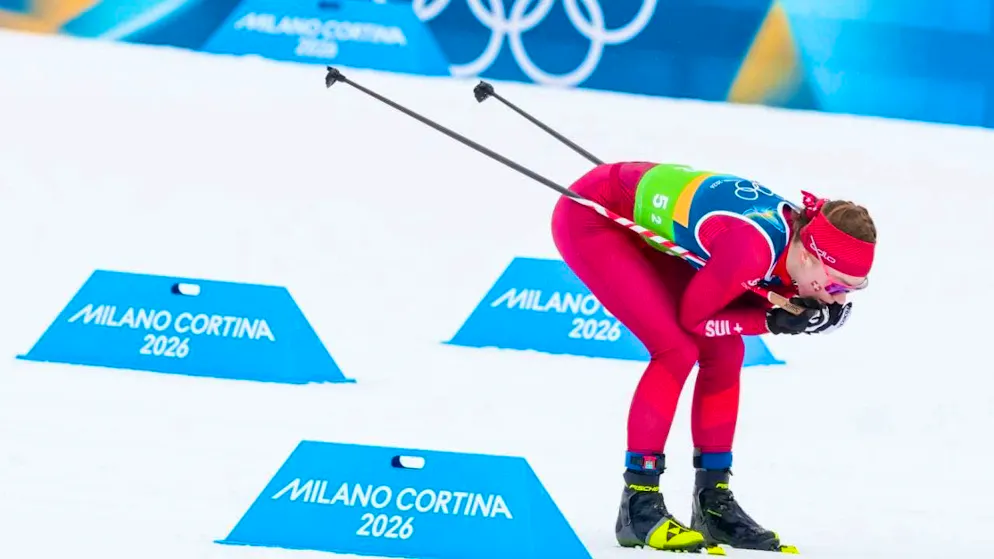 Nadja Kälin glides into 3rd place for Switzerland at the halfway point of the race