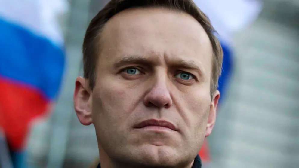 ARCHIV - Der russische Oppositionsaktivist Alexej Nawalny nimmt am 29. Februar 2020 an einer Demonstration zum Gedenken an den Oppositionsführer Boris Nemzow teil. Foto: Pavel Golovkin/AP/dpa