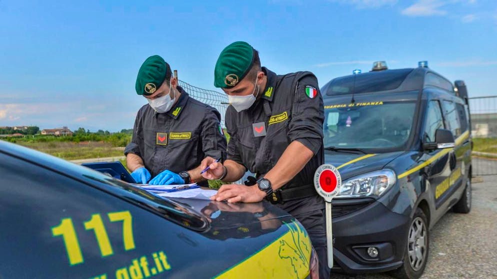 Finta attività finanziaria. Truffavano in Svizzera e a Messina, sequestrati 1,3 milioni di euro