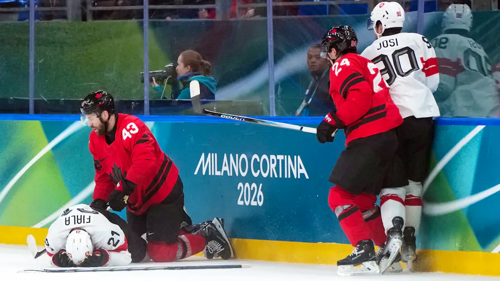 Kevin Fiala a été touché à la jambe gauche vendredi soir contre le Canada.