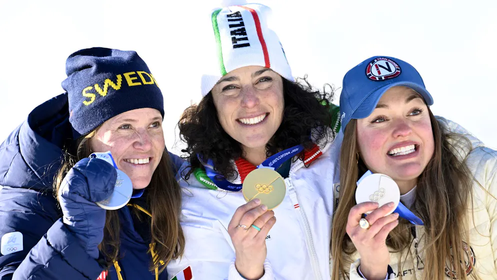 Sara Hector, Federica Brignone et Thea Louise Stejernesund posent avec leurs médailles.