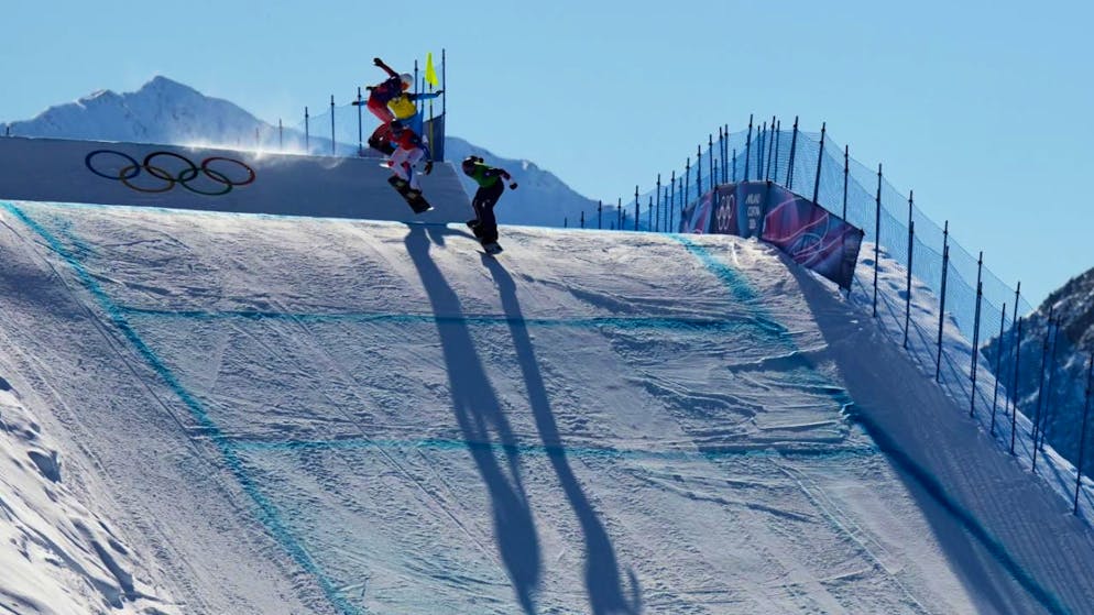 Winter Olympics. Snowboard crossers out in the semi-finals of the team competition