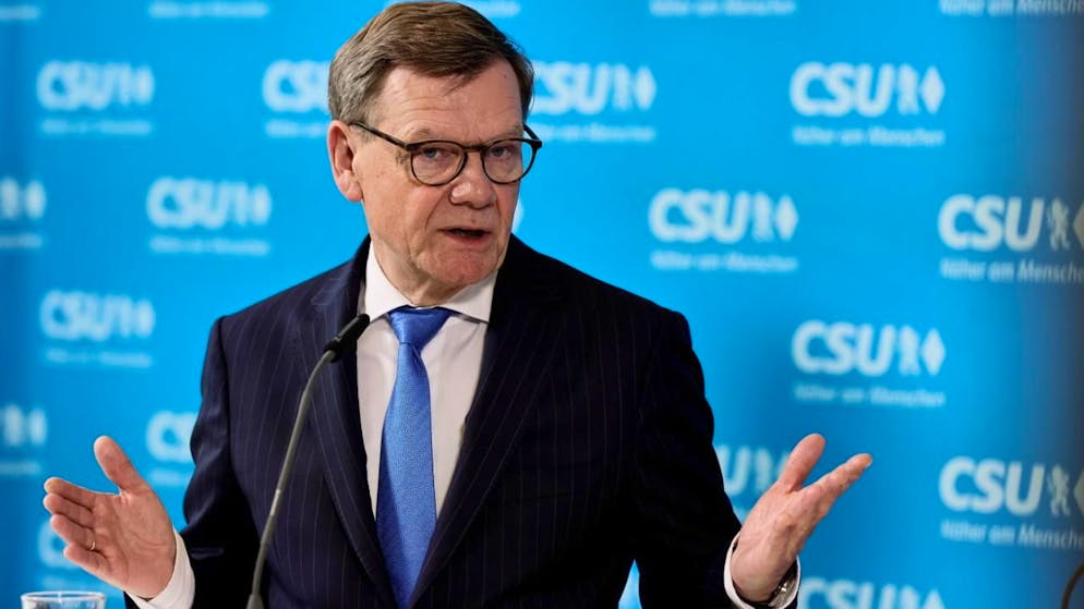 Politica. Berlino: «La Francia spende troppo poco per la Difesa»