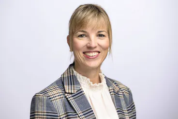 Nationalraetin Diana Gutjahr, SVP-TG, am Rand der Wintersession der Eidgenoessischen Raete, am Dienstag, 19. Dezember 2023 im Bundeshaus in Bern. (KEYSTONE/Alessandro della Valle)