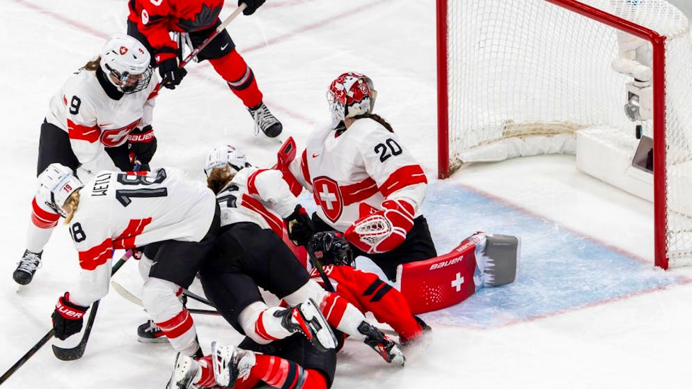 Strong performance. Swiss women demand everything from Canada in semi-final - bronze medal match against Sweden
