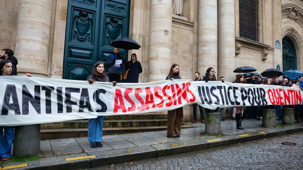 «L'ultragauche l'a tué». Les esprits s'échauffent autour de la mort de Quentin à Lyon, Macron s'en mêle