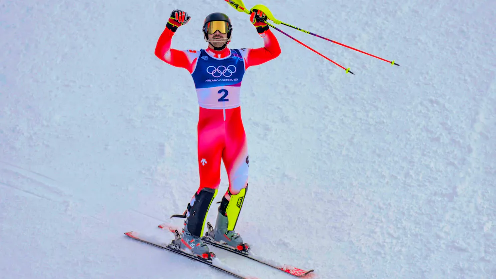 Loïc Meillard vince l'oro nello slalom olimpico.