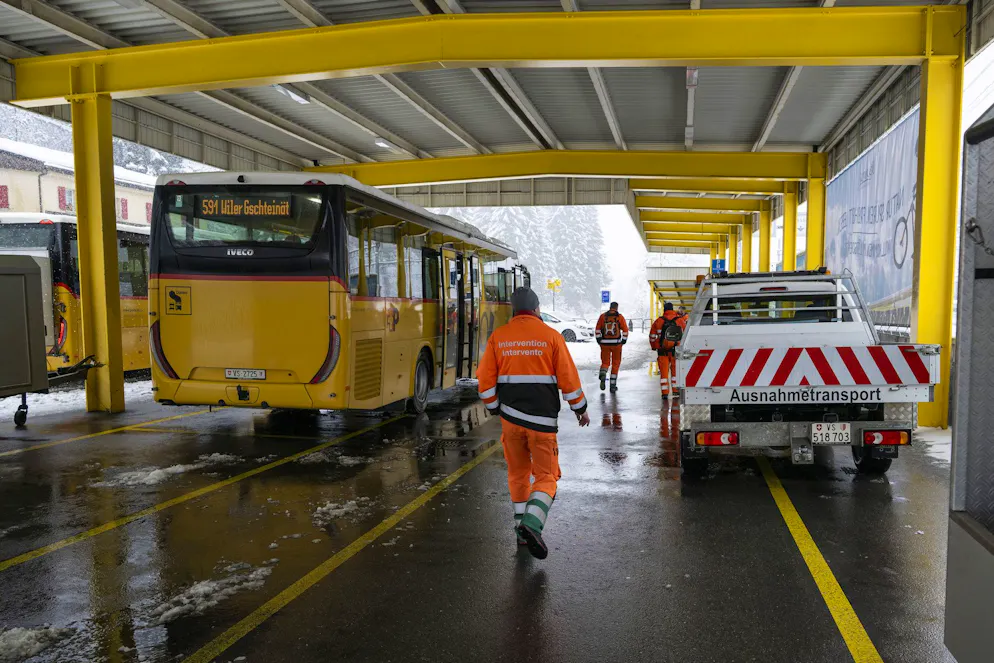 Zugentgleisung Goppenstein. Die Intervention ist vor Ort. 