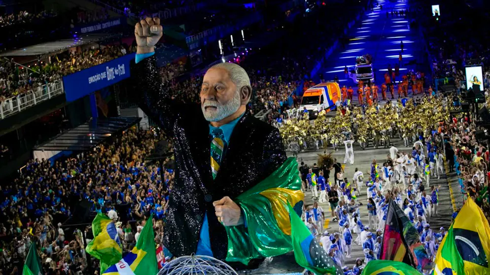 L'élévation au rang de star, lors du carnaval de Rio dimanche, ne plait pas à tout le monde au Brésil.