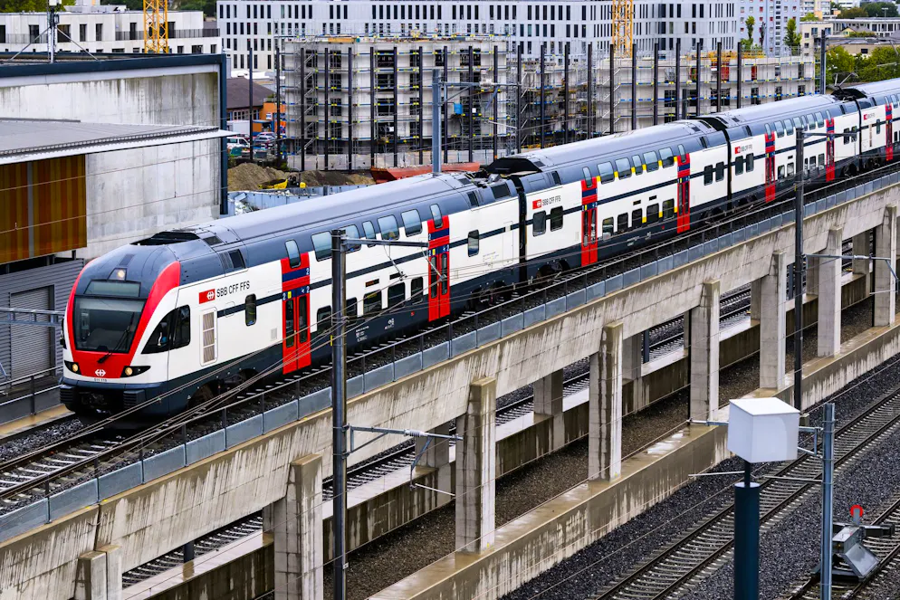 Les CFF ont annoncé à 6h30 à Keystone-ATS la mise en place de deux trains par heure et par direction sur le tronçon Lausanne -Prilly-Malley. L'embrasement de câbles en gare de Lausanne, dimanche soir, a provoqué une paralysie du trafic ferroviaire. (archives)