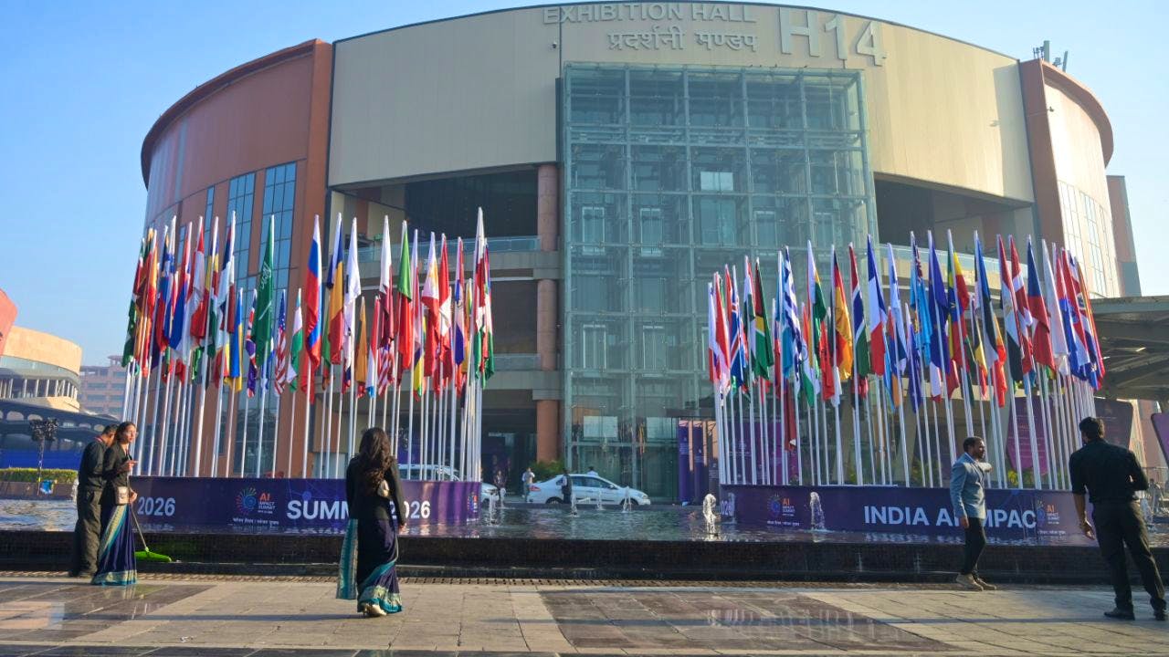 Politics. Summit in India discusses impact of AI