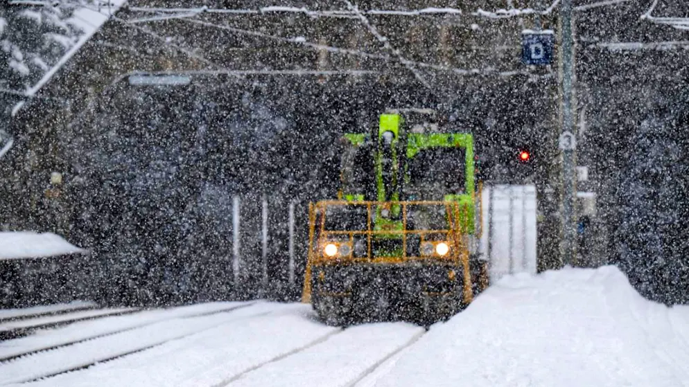 Déraillement d'un train à Goppenstein, «probablement des blessés» - Gallery. Un train BLS transportant des voyageurs a déraillé lundi entre Goppenstein et Hohtenn: 30 personnes ont dû été évacuées. La ligne ferroviaire entre Goppenstein et Brig est interrompue.