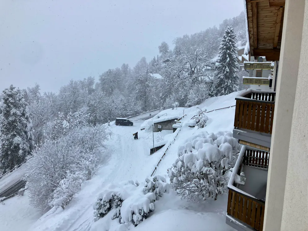 Schnee-Bilder Februar 2026. Auch in Laax GR hat es ganz viel Schnee.