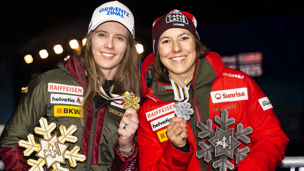 An der WM 2025 in Saalbach holten Rast und Holdener Gold und Silber.