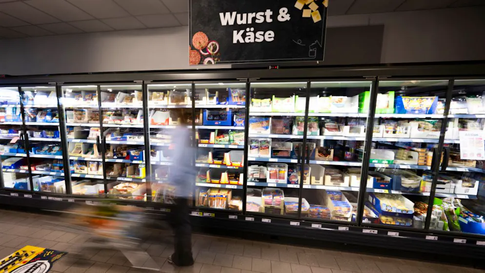 Die deutschen Konsumenten müssen beim Einkauf von Lebensmitteln erneut tiefer in die Tasche greifen. (Archiv)