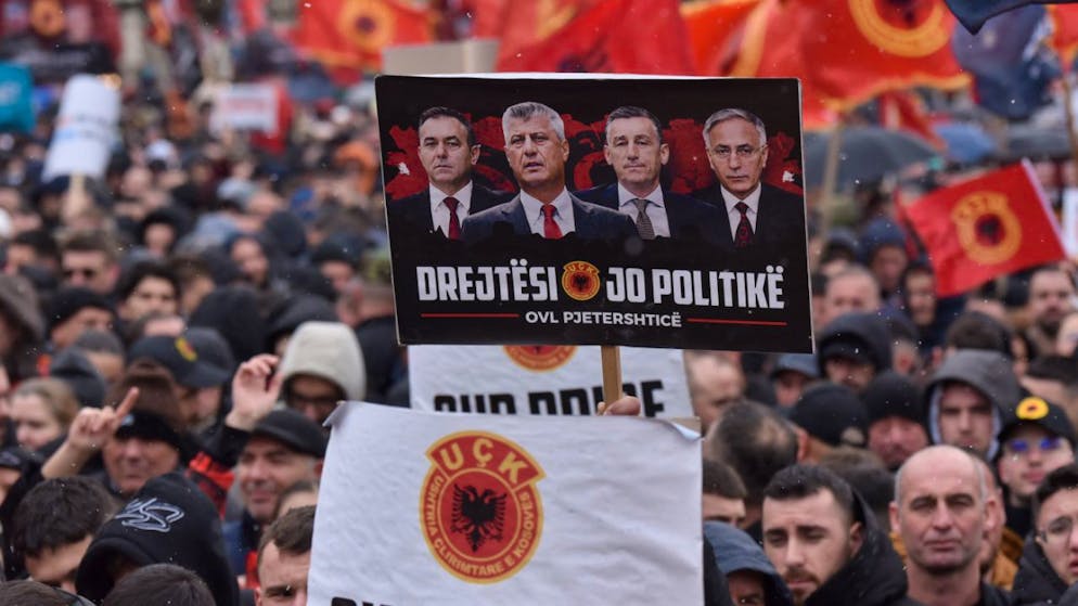 Kosovo. Manif en soutien à des chefs jugés pour crimes de guerre