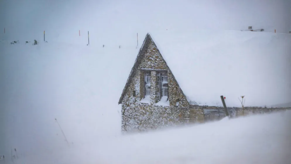 Le forti nevicate hanno causato interruzioni di corrente in alcune zone dei Grigioni. (immagine simbolica)