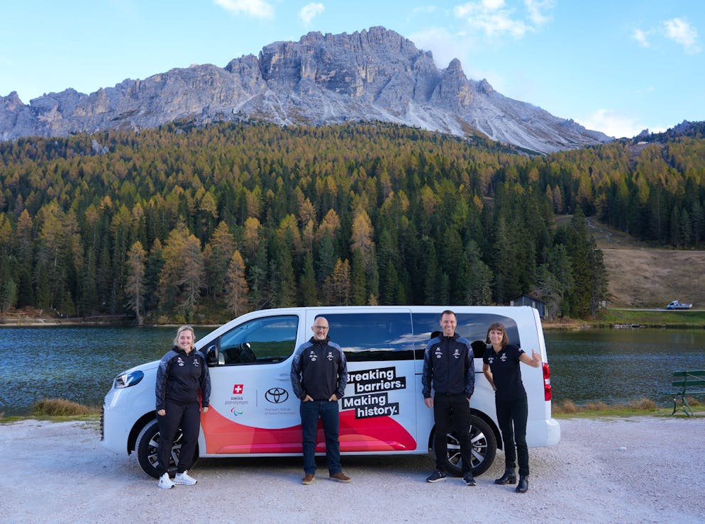 Tom Reulein. Wertvolle Partnerschaft: Das Leitungsteam auf dem Weg zur Reko-Reise nach Cortina im Toyota-Bus.