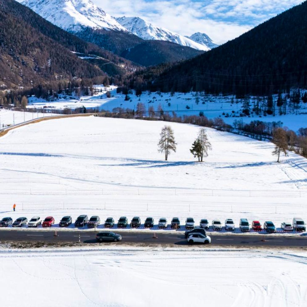 A Zernez. Troppo pochi utilizzatori, chiude uno dei park and ride installati per l'afflusso alle Olimpiadi