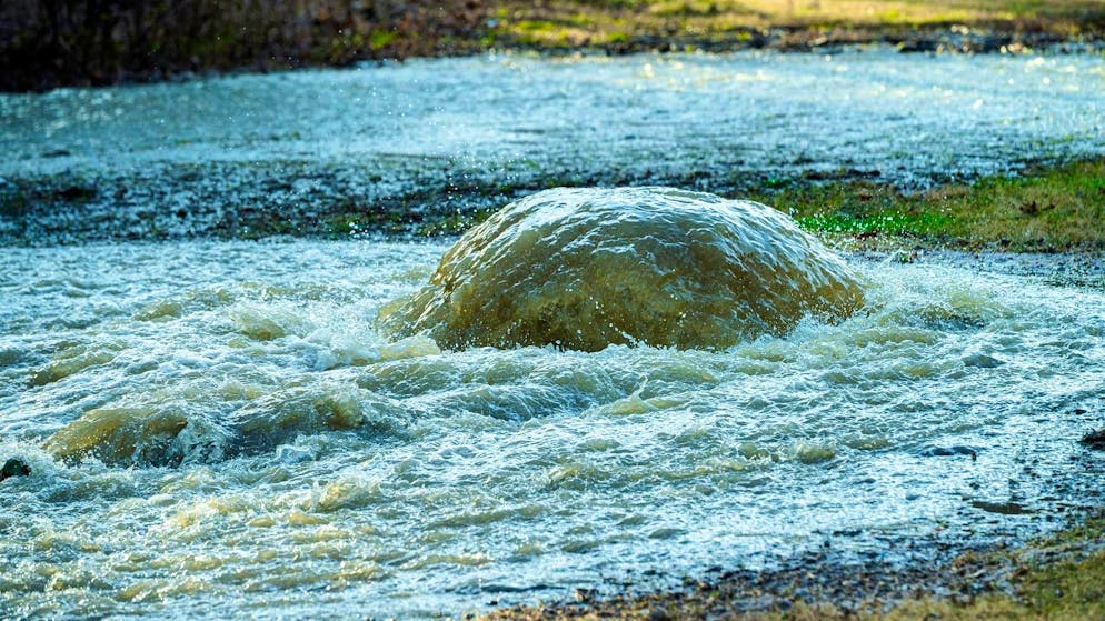 Untreated wastewater flows from the ground into the Potomac River after a sewage pipe burst in Glen Echo, Maryland. (January 13, 2026)