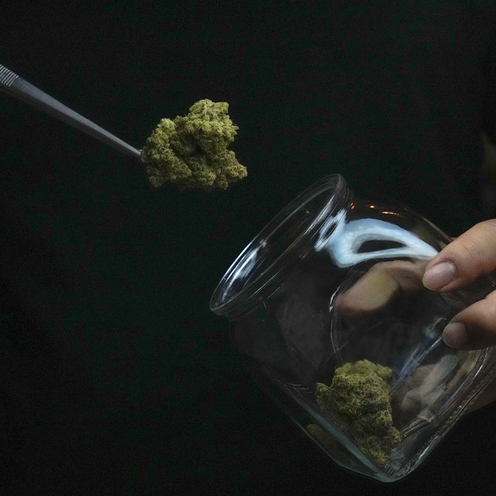 Nei suoi locali aveva di tutto. Un giovane del Luganese in manette per spaccio di droga